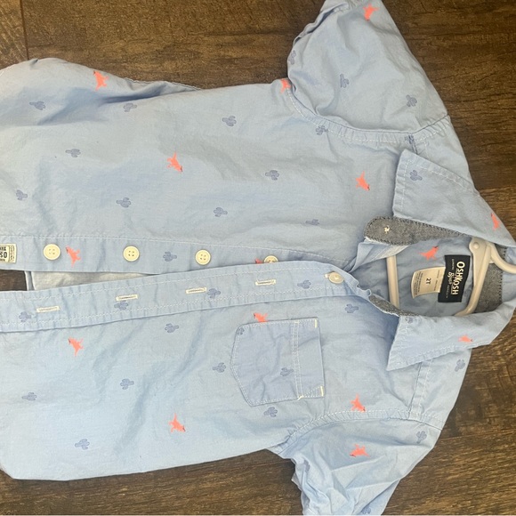 Boys 2T Short Sleeve Button Ups - Lot of 3 - Picture 7 of 7